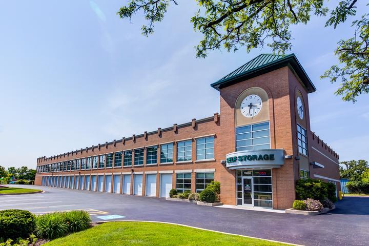 StorageMart on Rockland Rd storage facility in Lake Bluff IL